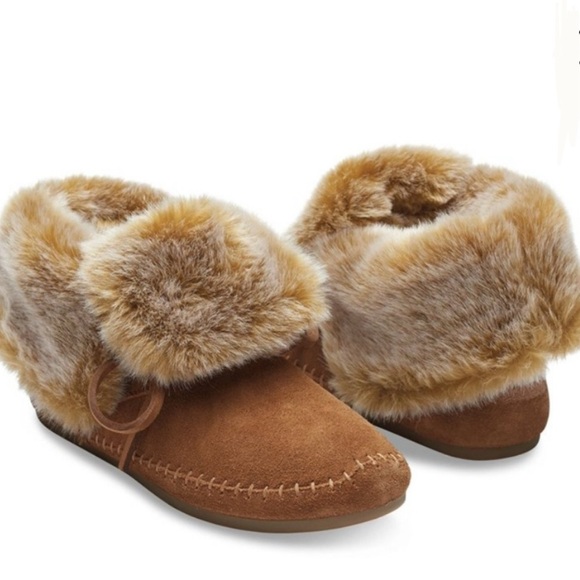 TOMS Zahara Suede Moc Faux Shearling Bootie Boots in Chestnut - Picture 13 of 16